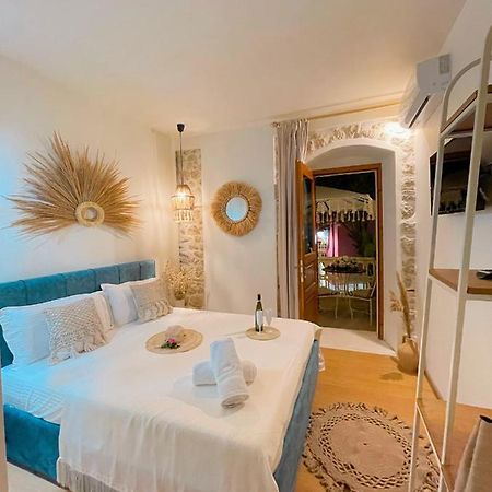Bohemian Boutique Suites Vlore Exterior photo